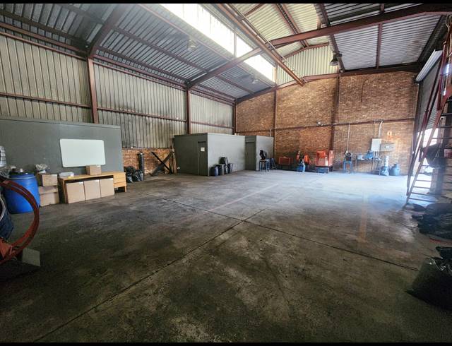2,400M² FACTORY FOR SALE IN WADEVILLE